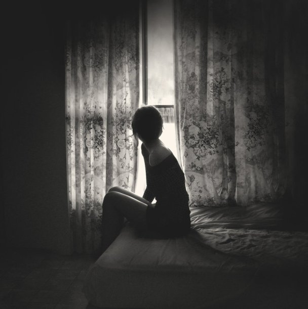 bed-black-and-white-girl-window-favim-com-178300